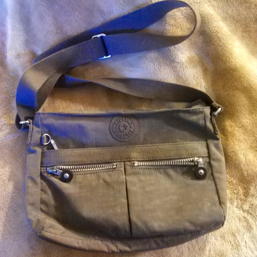 Grey canvas shoulder bag with adjustable strap